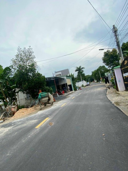 Cậu 3 cần bán gấp lô đất mé đối diện chợ khu dân cư, đủ tiện ích