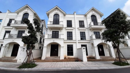 Biệt thự mặt Hồ Ngọc Trai tiểu khu San Hô giá 28.8 tỷ tại Vin Gia Lâm (0985 941715)