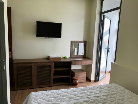 Bán khách sạn đường Số 8, DT: 6.5x25m, 6 lầu thang máy, full nội thất