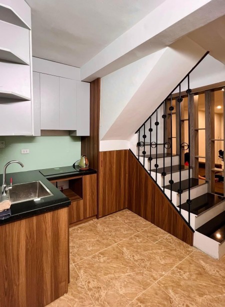 Bán nhà Thái Hà, ngõ rộng ô tô vào nhà, 5 PN, DT 35m² x 4 tầng, MT 3,4m giá bán chỉ 8,6 tỷ