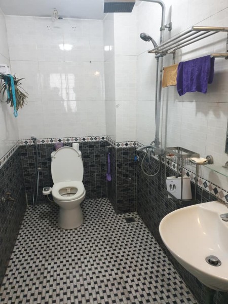 Diện tích rộng ba mặt thoáng mặt tiền rộng, chủ tự xây, dt 45m2, giá chỉ 2.2 tỷ