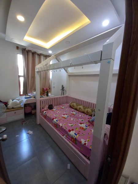Định cư nước ngoài bán nhà nguyên căn 4 tầng đang kinh doanh giá 20.9 tỷ
