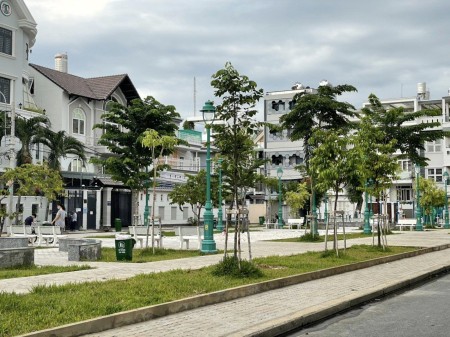 Đi đến slide 1