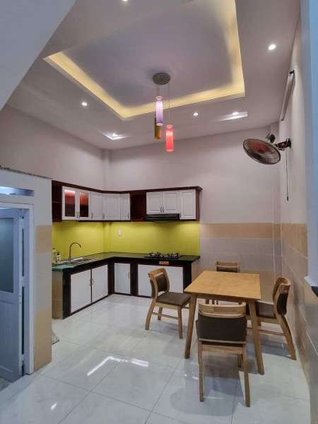 Bán gấp căn nhà đường Đinh Đức Thiện diện tích 120m2, giá 2,2 tỷ sổ hồng