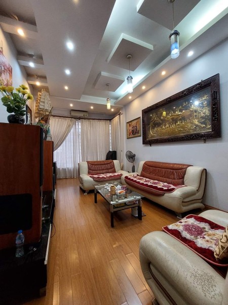 Trung Hoà phân lô Vip diện tích 61m2, mt 4.3m giá bán 10.5 tỷ, Gara kinh doanh
