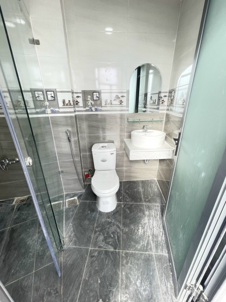 Bán nhà vừa sửa mới lại 1 trệt 3 lầu hoàn công đủ có sân thượng giá tốt hiện tại