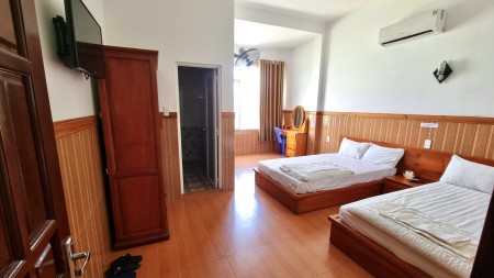 Nhà nghỉ kinh doanh tốt có thể sửa thành căn hộ sát biển Nguyễn Tất Thành