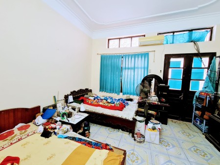 Bán nhà khu thái thịnh, lô góc, ngõ thông sổ đỏ chính chủ, giá tốt