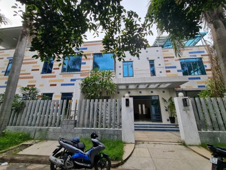 Cho thuê biệt thự Phú Mỹ Hưng Nam thông, khu an ninh