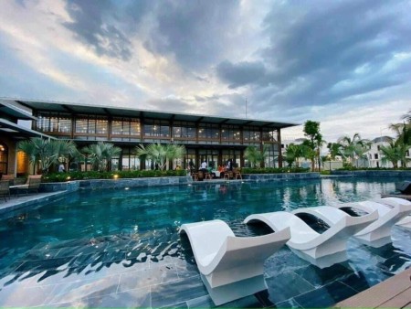 Bán nhanh - Thanh lí gọn căn biệt thự khách gửi view mặt tiền sân Golf - SHR vĩnh viễn, Góp 18 tháng