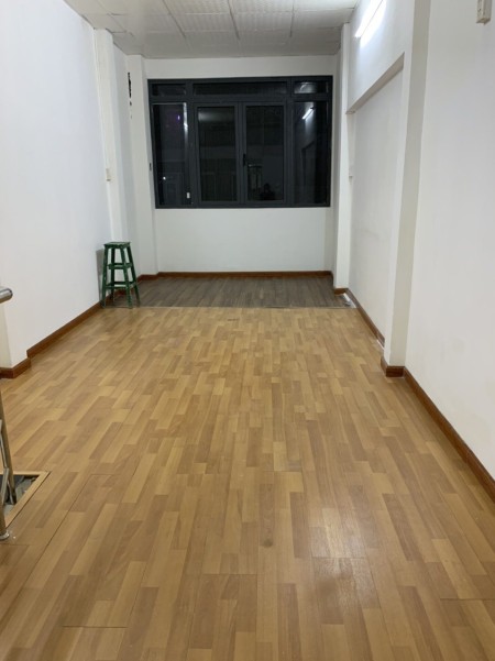Nhà mặt đường 10m, xe hơi ngủ trong nhà, khu ẩm thực Vĩnh Khánh