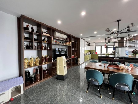 Bán nhà Nguyễn Thái Học, ô tô tránh, diện tích 152m², giá bán 38,2 tỷ