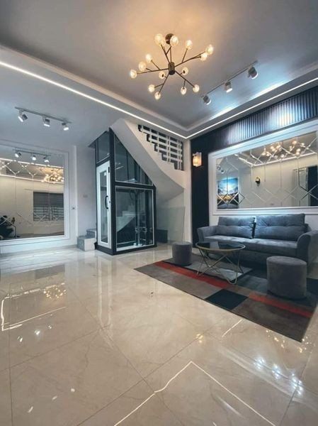 Lô góc Cầu Giấy giá nhỉnh 4 tỷ, 6 tầng gần phố thiết kế vô cùng hiện đại cực kỳ hiếm