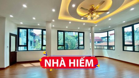 Ngay ngã tư lô góc Nguyên Hồng kinh doanh đỉnh 7 tầng thang máy, hơn 25 tỷ