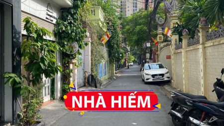 Gần ngã tư Huỳnh Thúc Khánh mới cắt Pháo Đài Láng, MT hơn 8m, vỉa hè ô tô giá 23 tỷ