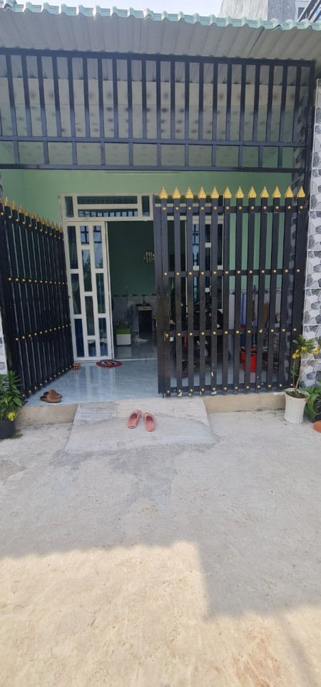 Chính chủ cần bán nhà giáp TPHCM, cách Hóc Môn chỉ 2km