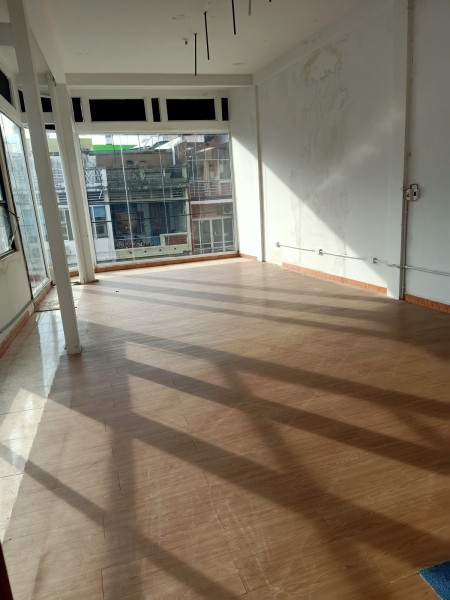 Cho thuê nhà căn góc 2 mặt tiền, 55m2 - Phạm Văn Hai, Tân Bình - 35 triệu/tháng