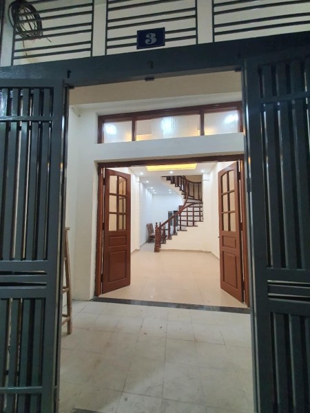 Bán nhà đẹp Hào Nam, DTSD 38m² x 4 tầng, nhỉnh giá 4 tỷ ngõ thông sát ô tô, khu an ninh