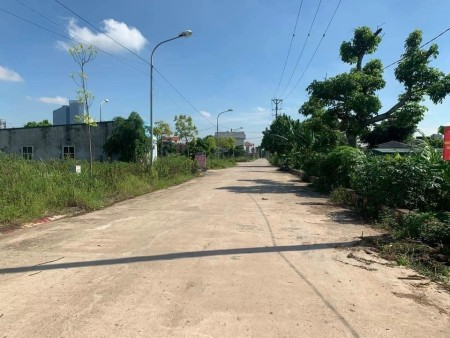Hoa hậu đẹp nhất lô góc TĐC Ngọc Động, Đa Tốn, view đối diện vườn hoa