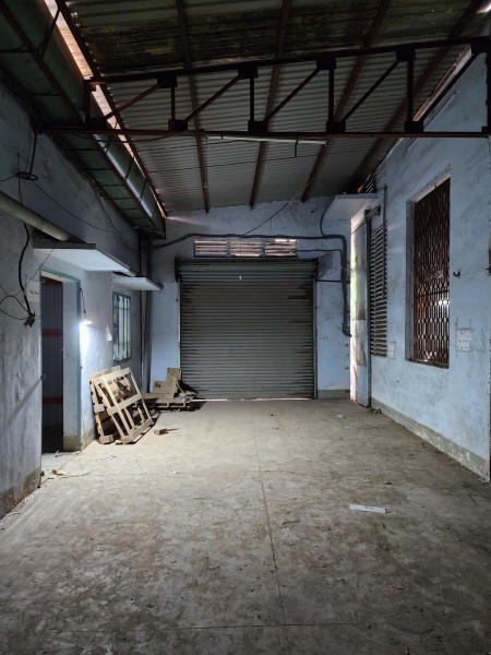 Cho thuê kho 1100m2 nằm trong tổng kho mặt tiền Âu Cơ, phường Tân Thành, quận Tân Phú.