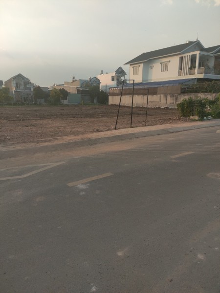 Chính chủ cho thuê đất 1,000m2 thổ cư 500m2, khu dân cư đông