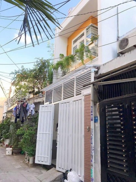 Bán nhà gần UBND Xã Bình Hưng sổ hồng riêng, diện tích 60m²