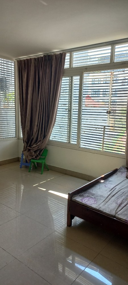 Cho thuê phòng trọ khép kín phòng thoáng điện nước riêng giờ giấc thoải mái. Gía chỉ 2.5tr