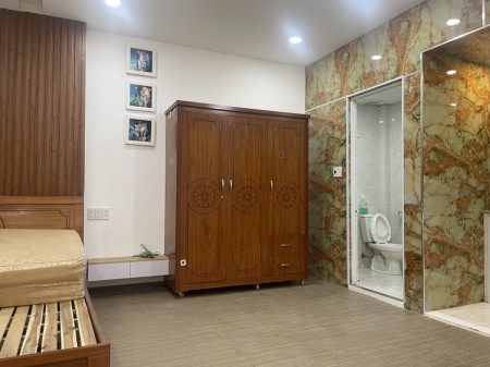 Phòng Studio Triple Cao cấp, setup full nội thất dành cho 3 người. gần sân bay, vào ở ngay