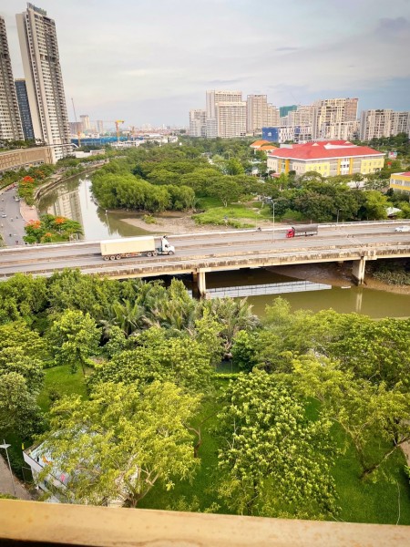 Chính chủ cần sang nhượng bán căn hộ Q7 cao cấp 2pn view miễn chê