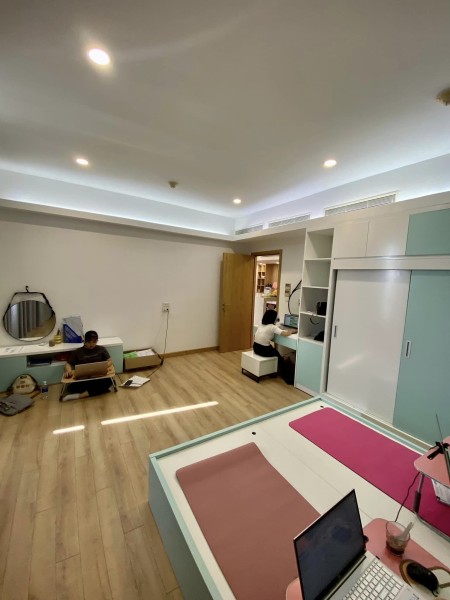 Bán nhà lô góc KD, phố Trần Thái Tông, Dịch Vọng, Hà Nội, DT 40m² x 6 tầng