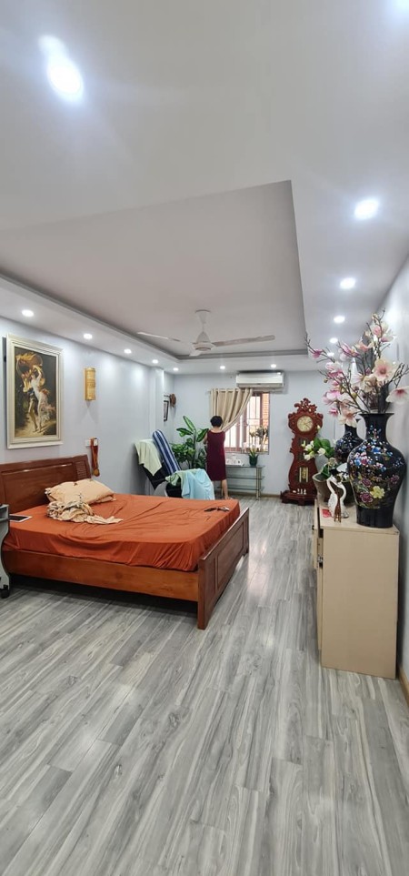Nghĩa Tân - 5 tầng dân xây quá đẹp - ngõ thông - sầm uất - nhà đẹp ở luôn