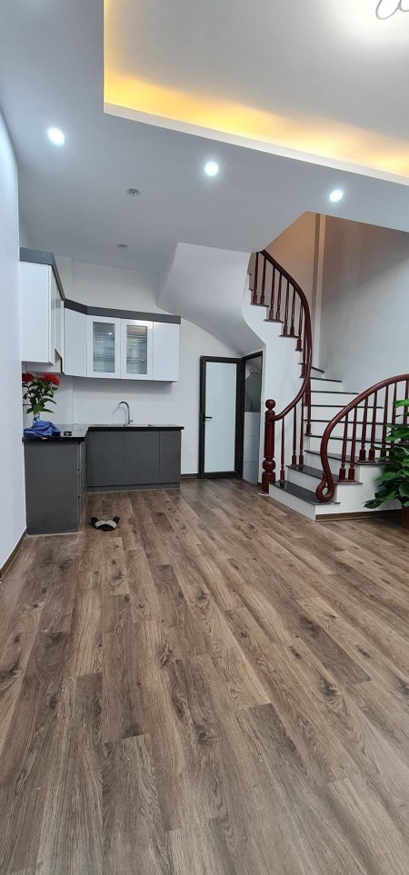 Bán nhà đẹp phố Kim Giang 5 tầng cách đường ô tô 20m giá 3,7 tỷ đồng