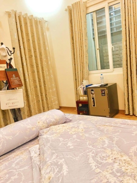 Bán nhà đẹp phố Tôn Đức Thắng DTSD 40m² x 4 tầng, MT 5,4m, gần ô tô