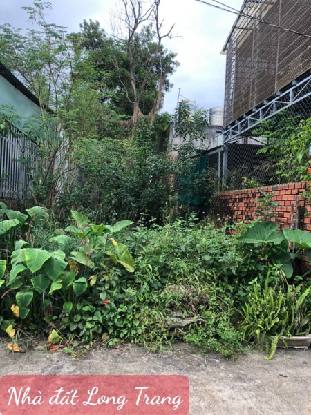 Cần bán lô đất giá rẻ, đẹp, gần nhà dân, cách chợ 200m