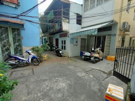 Bán nhà cấp 4 tiện xây mới hẻm ba gác Ngô Gia Tự Phường 4 Quận10