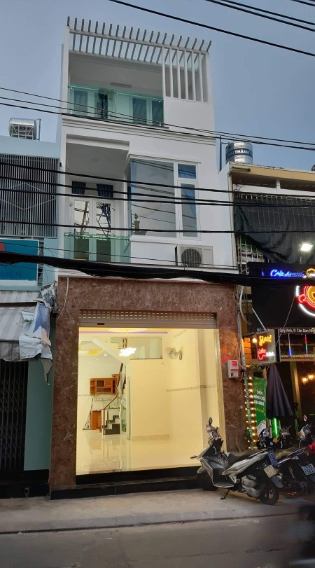Bán Gấp Nhà Mặt Tiền Nguyễn Quý Anh, DTSD 52m², 4 PN + 3 WC, giá 11,6 tỷ, LH 0765617350