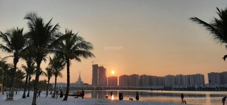 Chính chủ bán gấp căn 2 phòng ngủ+1, 2wc giá 1.860 tỷ bên Vinhomes Ocean Park lh 09444.88883