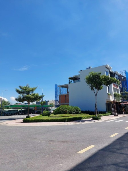 Bán gấp căn nhà mặt tiền đường Bình Chuẩn 69, thành phố Thuận An, Bình Dương