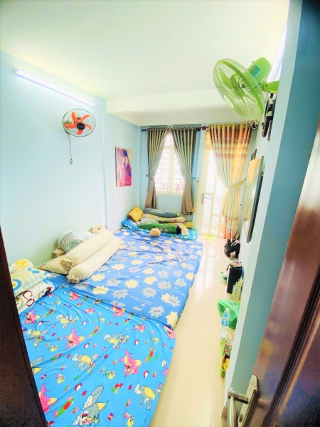 Bán nhà Phạm Văn Chí, quận 6, cách mặt tiền chỉ 30m chủ ở lâu năm nhà mới dọn vào ở ngay, 4tỷ TL