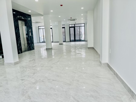 Cho thuê toà nhà văn phòng cao cấp. Vị trí đắc địa mặt tiền đường lớn. Khu vực sung túc.