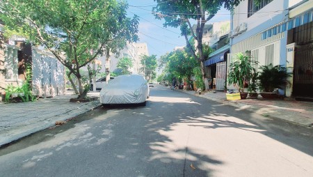 Ngộp bank, bán cắt lỗ 300 triệu căn nhà phố 3 tầng ngay trường SkyLine LH ngay