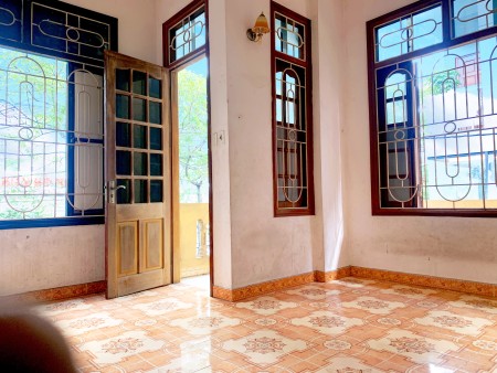 Chính chủ cho thuê căn nhà lô góc vị trí đắc địa kinh doanh mọi mặt hàng.