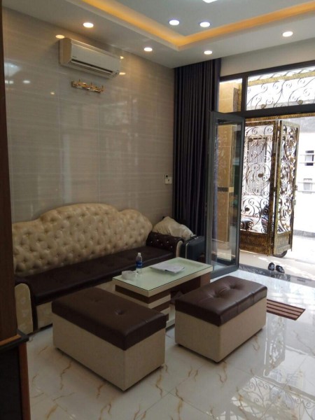 Bán gấp nhà đường Hoa Cúc, quận Phú Nhuận, DT 50m², giá 9 tỷ đồng
