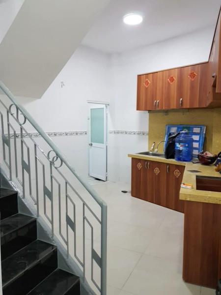 Bán Gấp nhà 50m2 đường Lý Thái Tổ, Quận 10. Giá chỉ 6,1 tỷ. LH 0902242997