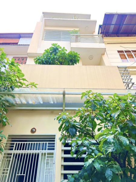 Chính chủ cần bán nhà Kim Mã ngay sát mặt ngõ 409 diên tích 52m² giá bán 6,5 tỷ