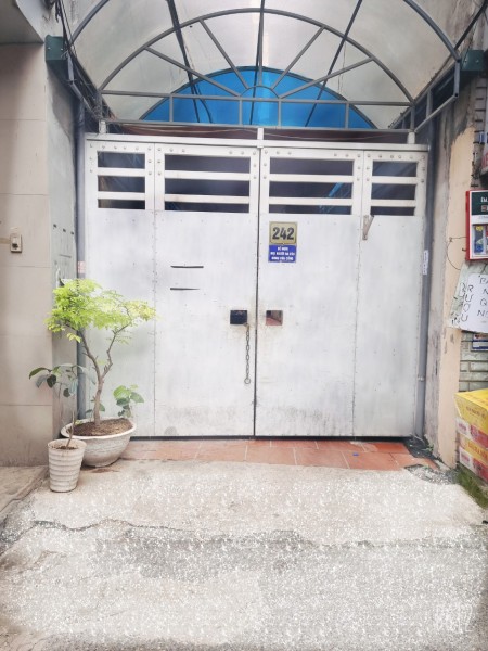 Chính chủ bán nhà tại 242 đường hoàng mai giá 3,7 tỷ