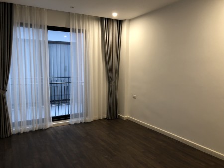 Bán nhà cực kỳ đẹp 45m phố Ngọc Thuỵ, 5 tầng xe bán tải đỗ cửa, giá 5 tỷ