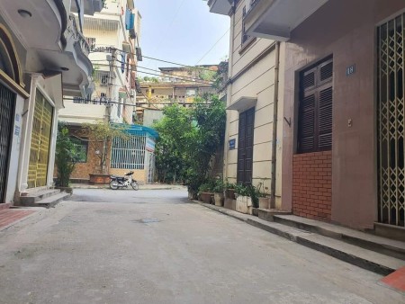 bán nhà an dương vương view sông Hồng 20m2 2,4tỷ