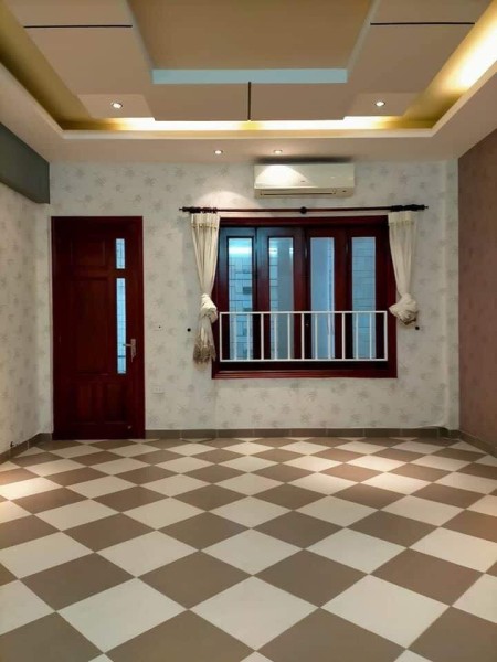 Bán nhà hiếm phố Trung Kính, 1 phút ô tô tránh, khu kinh doanh với doanh thu 200 triệu, DT 55m²