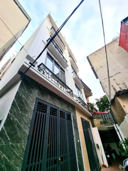 Bán nhà Ngã Tư Sở Đống Đa, DTSD 40m², giá chỉ 4 tỷ nhà mới dọn về ở ngay